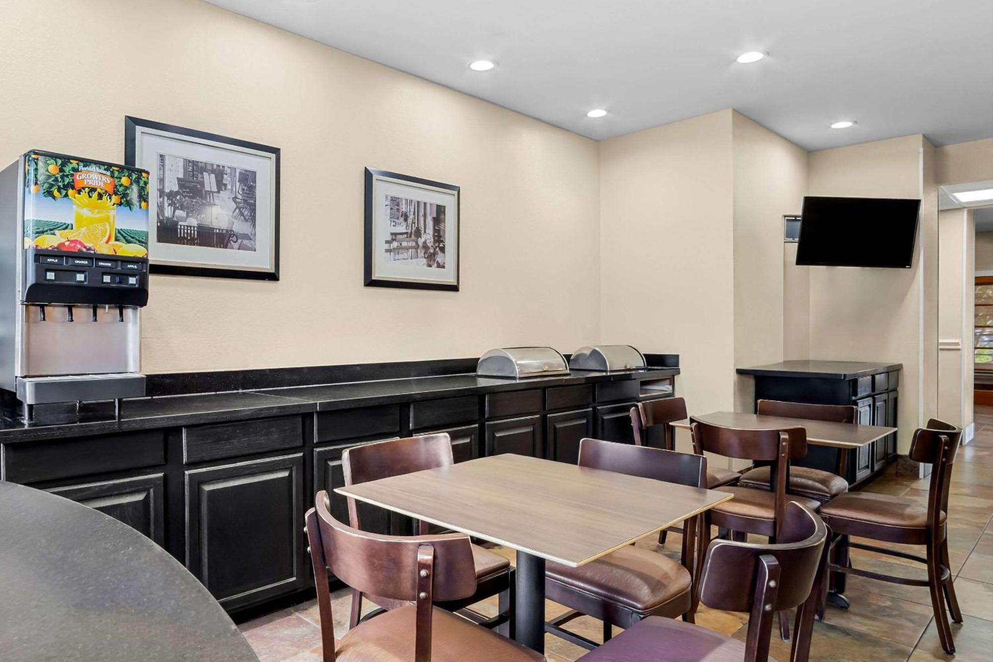 Mainstay Suites Addison-Dallas מראה חיצוני תמונה