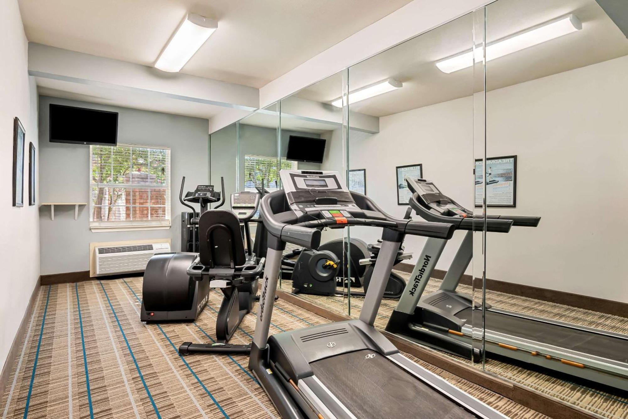 Mainstay Suites Addison-Dallas מראה חיצוני תמונה