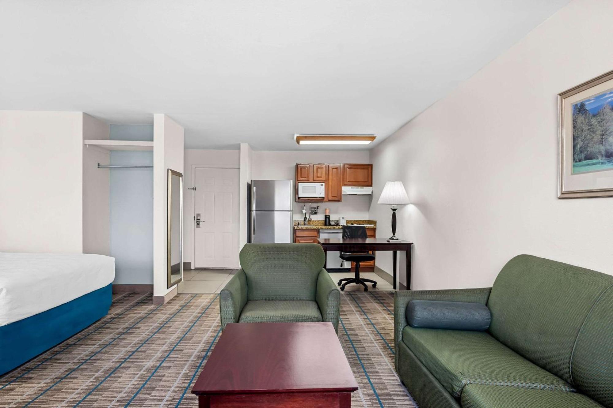 Mainstay Suites Addison-Dallas מראה חיצוני תמונה