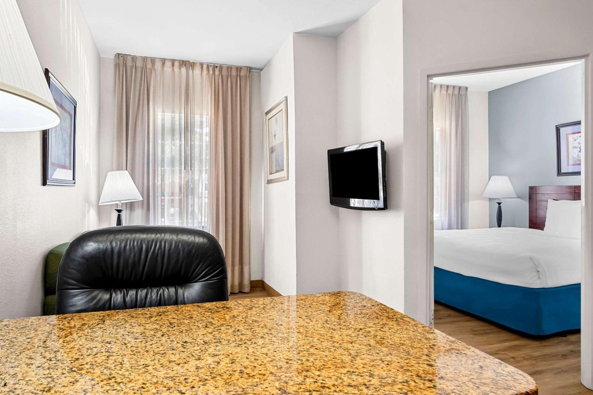 Mainstay Suites Addison-Dallas מראה חיצוני תמונה