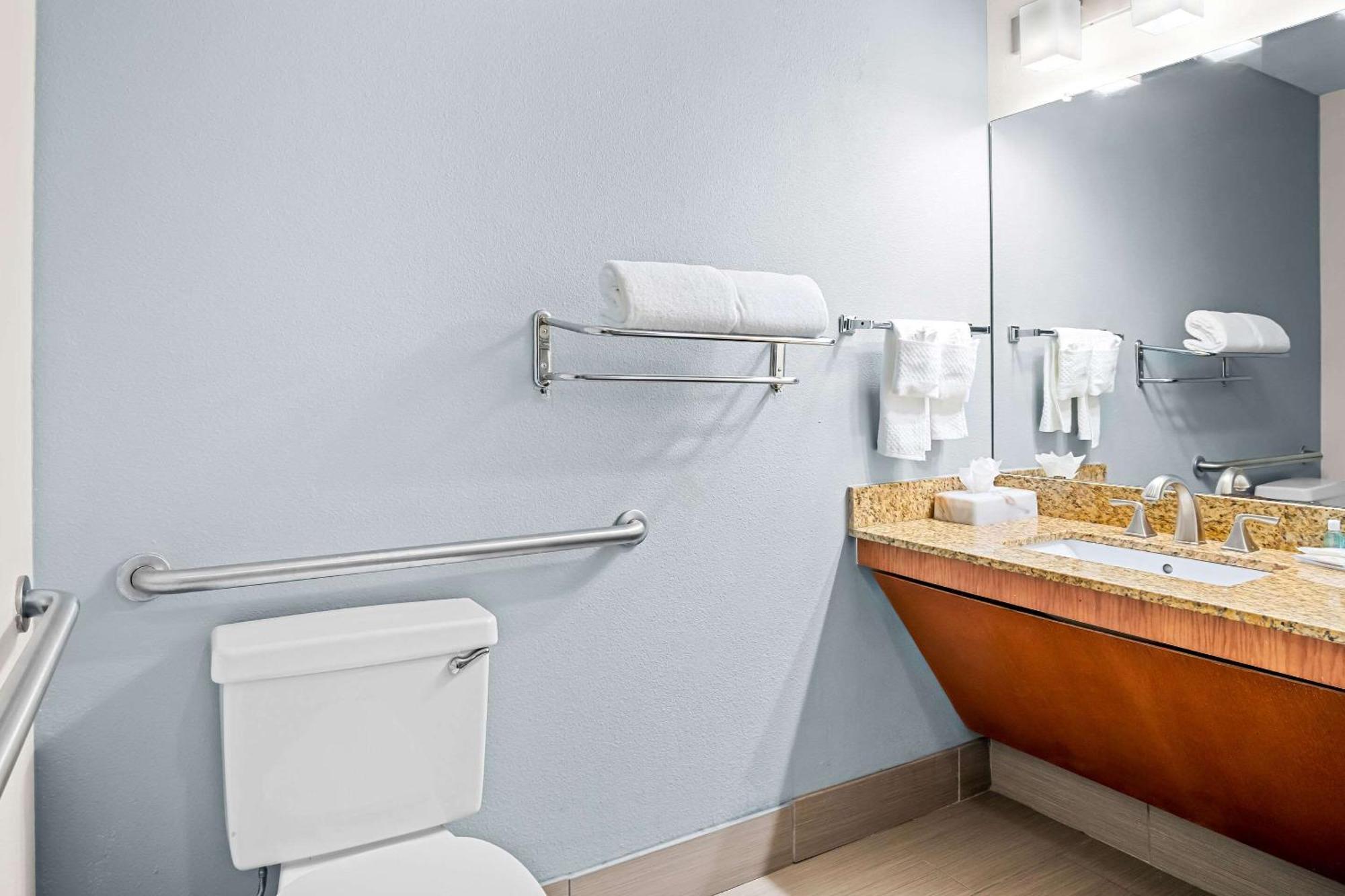 Mainstay Suites Addison-Dallas מראה חיצוני תמונה