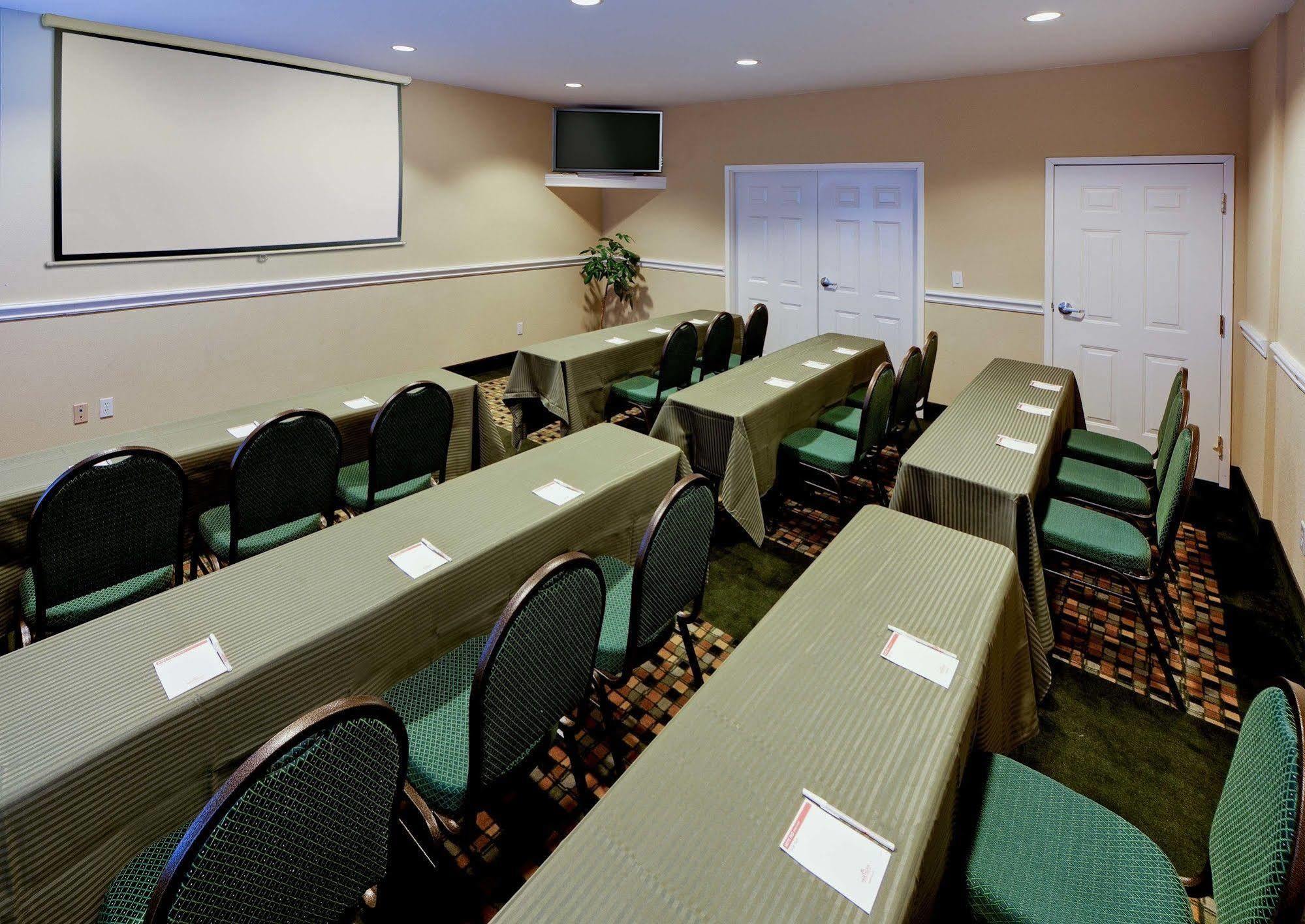 Mainstay Suites Addison-Dallas מראה חיצוני תמונה